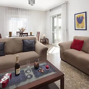 https://piso-espacioso-y-luminoso-en-torrox-costa.1costadelsol.com
